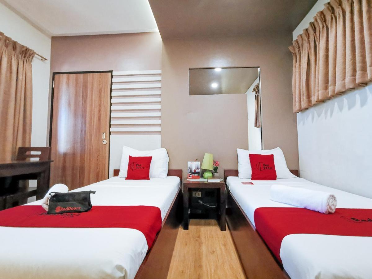 Hotel Reddoorz Plus Near Robinsons Place Gensan General Santos City Esterno foto